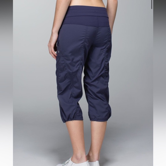 Lululemon Studio Crop *No Liner in Cadet Blue - Picture 2 of 12